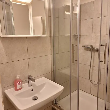 2-zimmer In - Ost *